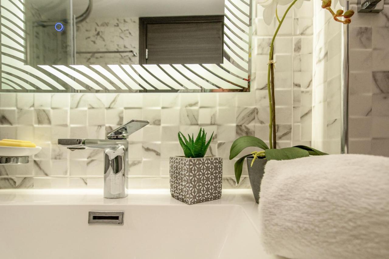 Reveal Athens From A Hidden Gem Near Acropolis! Apartamento Exterior foto